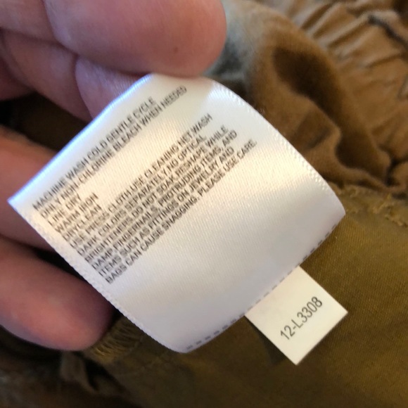 JW ANDERSON x UNIQLO Colab Size XS Linen Blend Tuck Short Paperbag LagenLook NEW - Picture 10 of 15